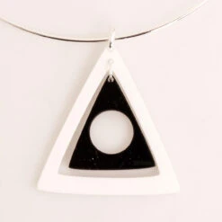 ADA BINKS For Triangles Choker W -Trendify Shop ada binks triangle necklace white11 65945.1661263742